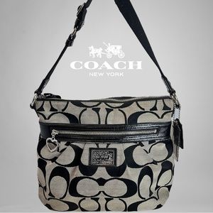 COACH poppy signature C shoulder bag